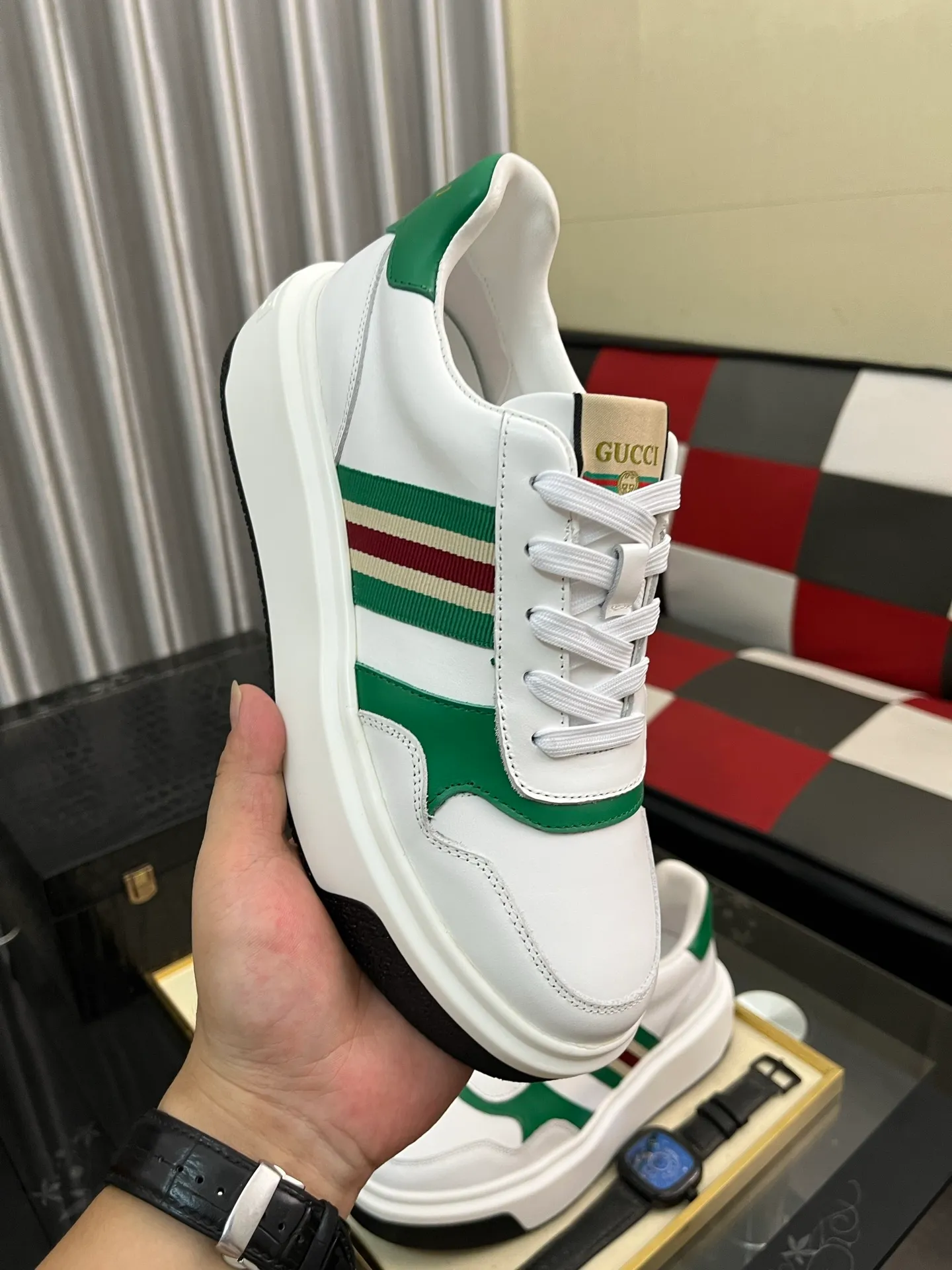 Men's Men's Shoes 💰458⌚️⌚️ [Gucci·Gucci] Original quality. ~ Unique modern style sneakers. 🏃A must-have casual shoe for trendy men😍😍 Original brand imported from Italy, imported original leather, sheep lining (refuses to discolor and grind feet) Sole: Original sole provided by the original factory, French lazy style design ⚠️Fit to the feet, original quality, super comfortable original sole. Just like shooting the real thing 🎬The real thing is better Code number: 38-443️⃣Colors available